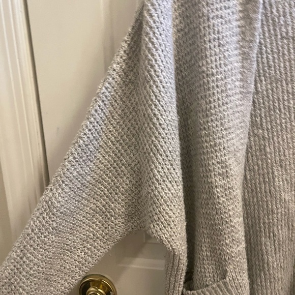 American Eagle Grey Cardigan - Picture 2 of 5